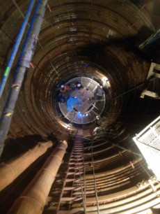 大口径坑内足場（深度86ｍ）